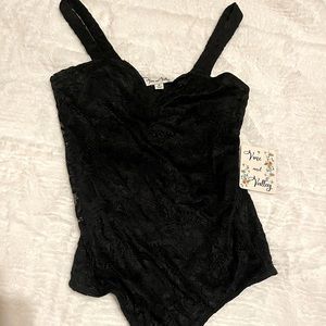 New Vine & Valley Bodysuit black medium